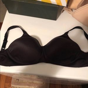 Bali’s Bra In Black Size 36DD (New without tags)